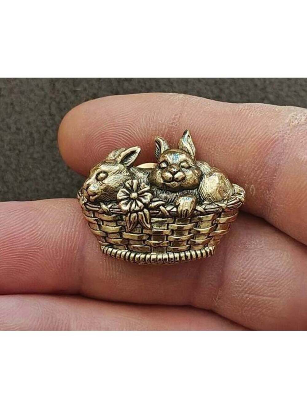 1990 Avon Basket of Love Featuring Two Bunnies In a Basket Gold Tone Brooch